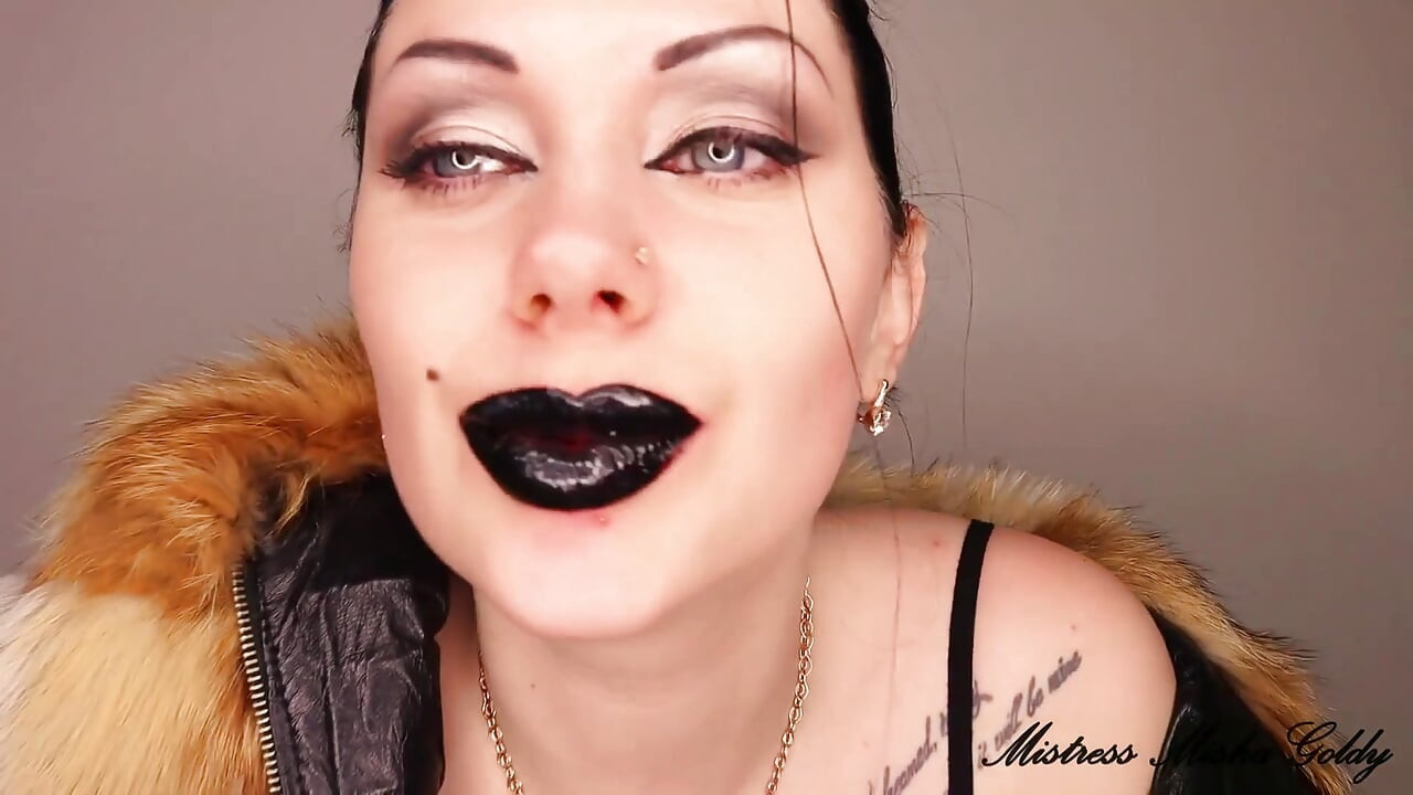 Kick your balls for my perfect lips