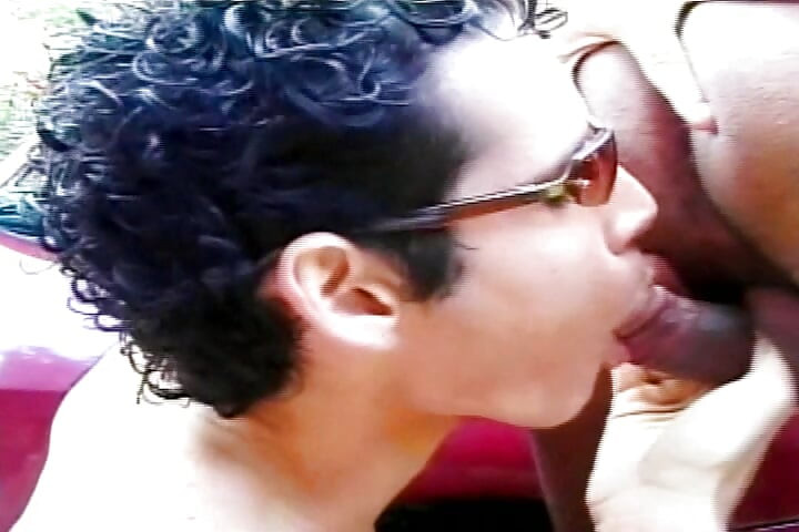 異人種間ポール喫煙パレード