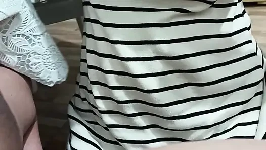 Cewek semok dengan toket besar alami lagi asik nyepong kontol sampai dicrot di dalam