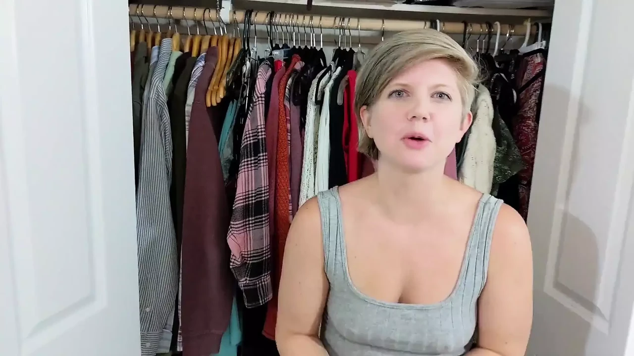 Department Store Girl Sucks Your Cock in the Dressing Room