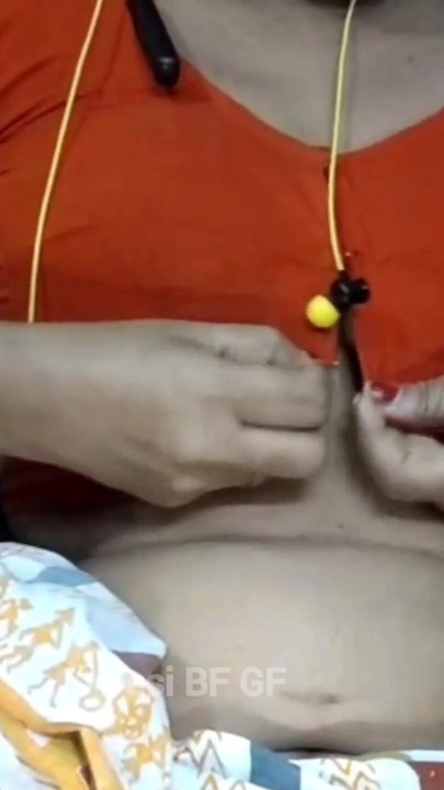 Desi aunty ki Kali gili chut ke maze lo pussy fingering masterbating | Clip 1