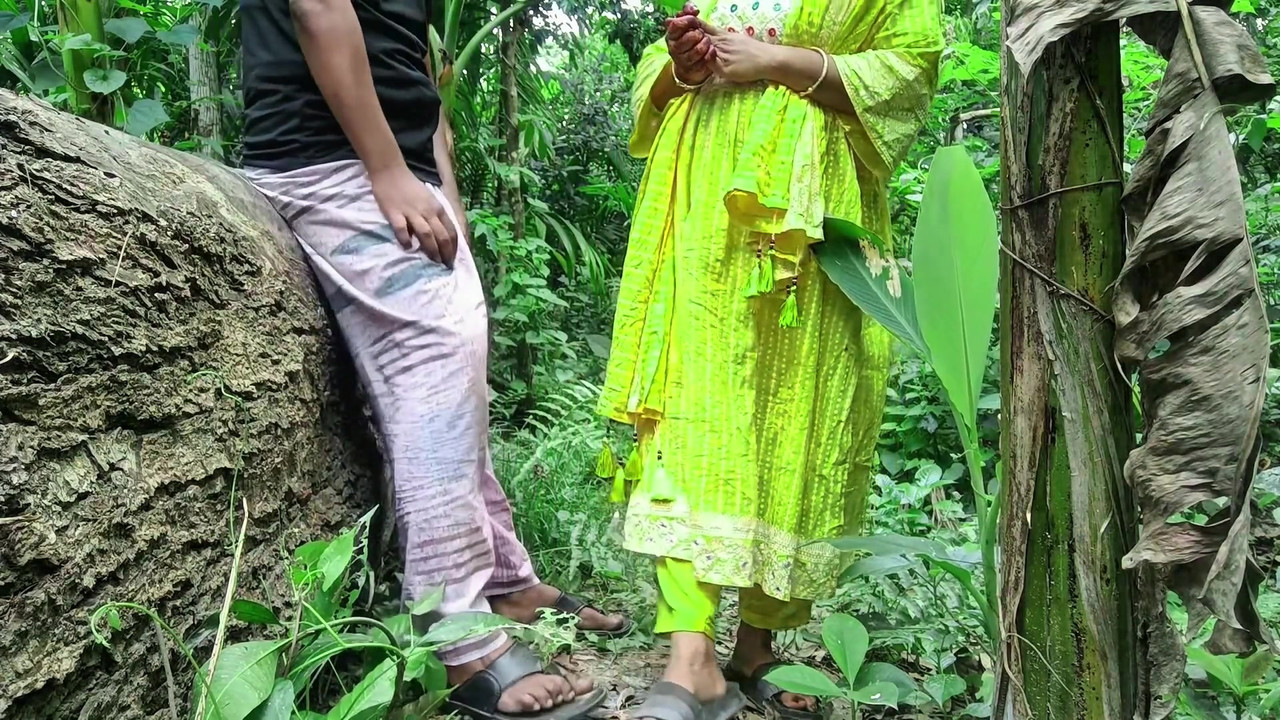 Fucking in the jungle with neighbor Bhabhi.