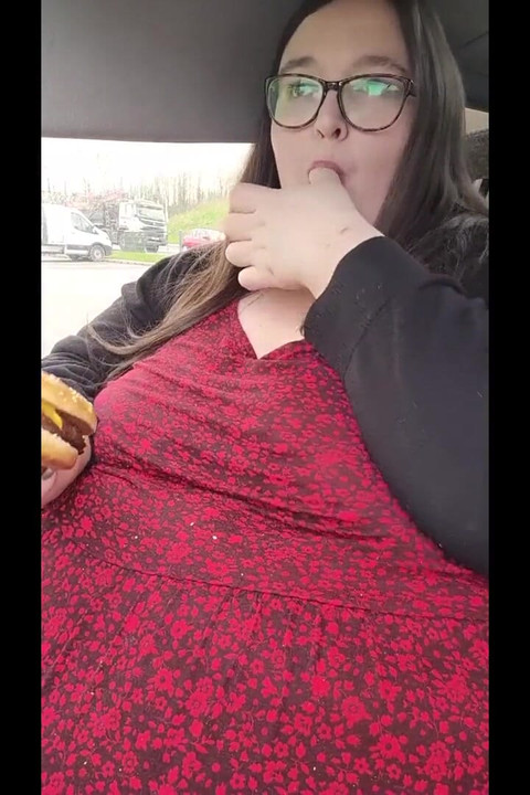 LadyBrads Vs Burger king