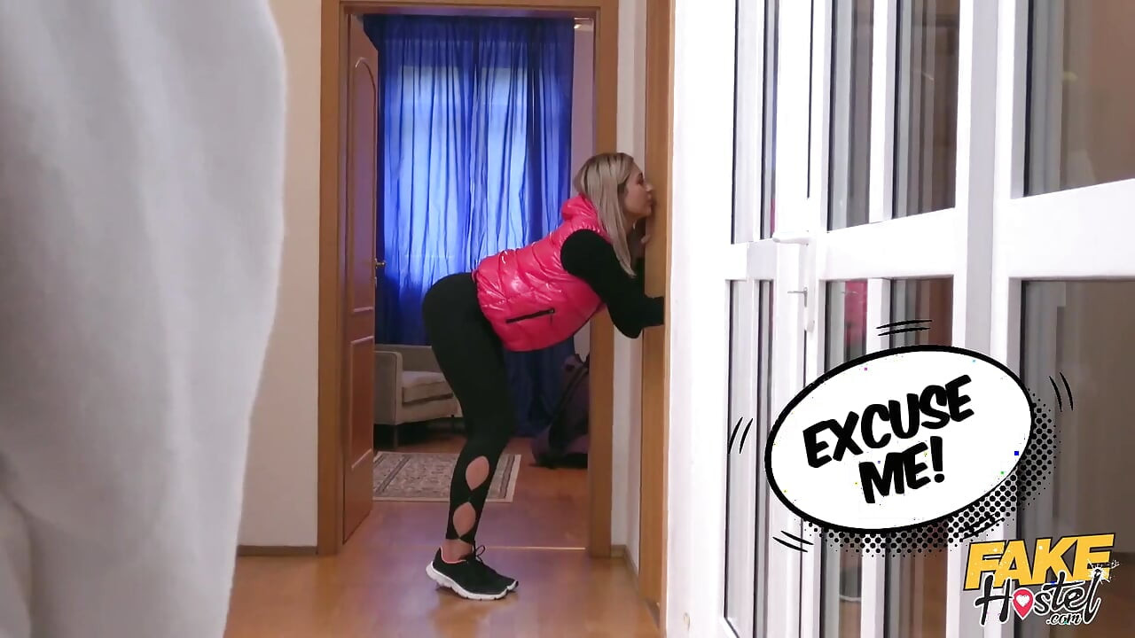 Fake Hostel - Small Tit Blonde Kathy Anderson Faces off a Peeping Guest Tracy Then Joins 3some with Pussy Licking & Face