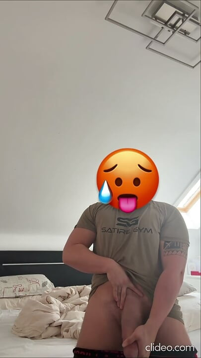 O meu pau está a ficar maior e mais grosso