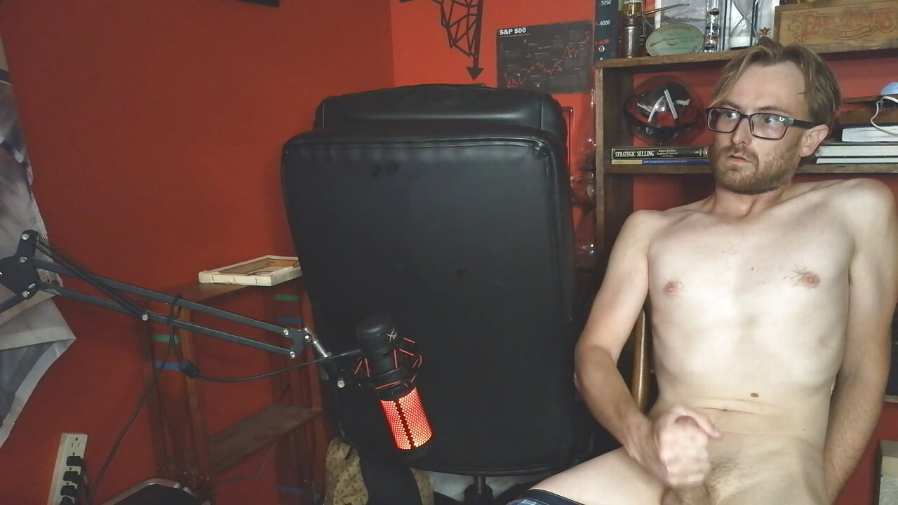 Lige kommet ud af brusebadet og er allerede ved at blive beskidt.