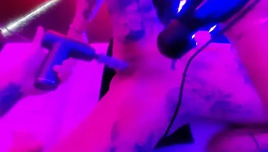 Yoni si tantra lagi asik pijat memeknya pakai thatbosslas