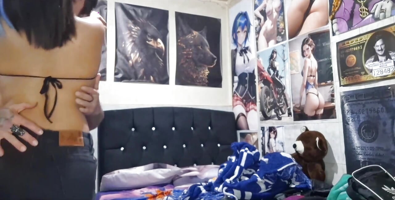 Fucking Me, Little Slut, She Can't Hold Back Her Desires and Even Though Her Mom Punishes Her, She Always Escapes so I Can Fuck