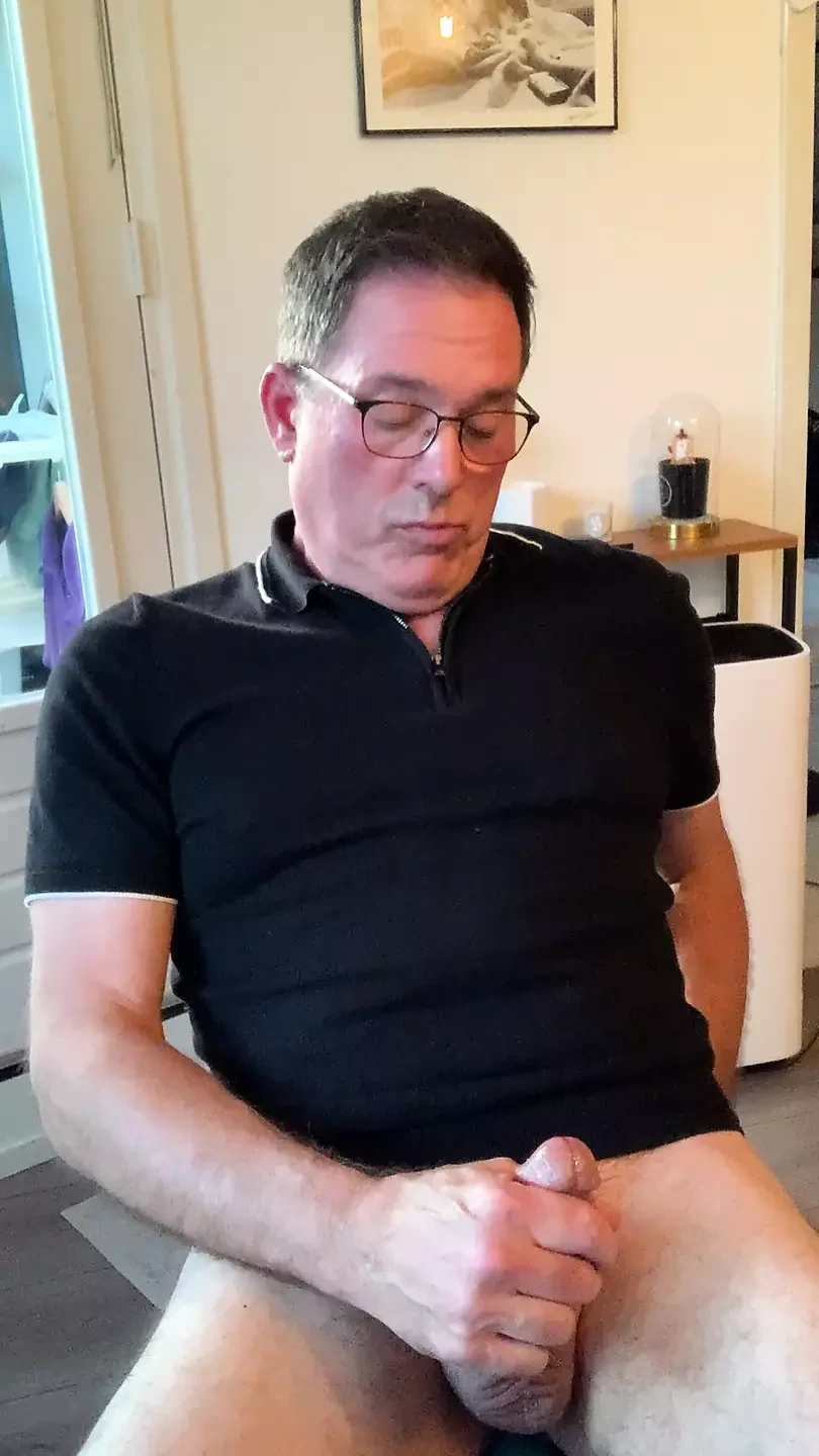Evde uzun, uzun kenar ve mastürbasyon seansı. Sözlü