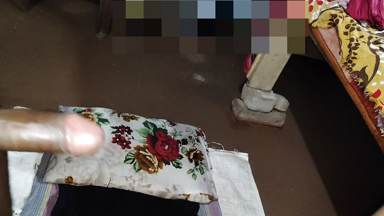 鄉村印度女孩的MMS流出，在自己家裡被男友幹得好爽。超色