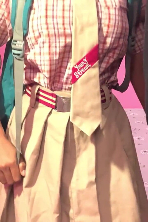 أحضرت صديقتي المقربة في الكلية إلى المنزل ومارست الجنس معها