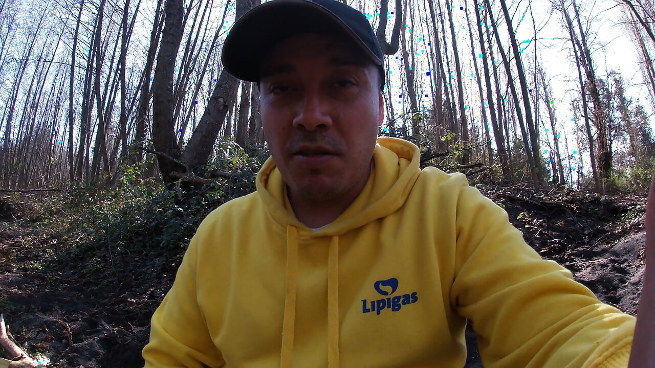 汗だくのジョックが森で汚い話をしながら自慰する - 毛むくじゃら、ノーカット、言葉 (パート 1)