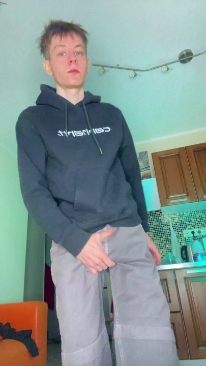 Patlayana kadar büyük dokuz inçlik yarağımı okşamamı izle