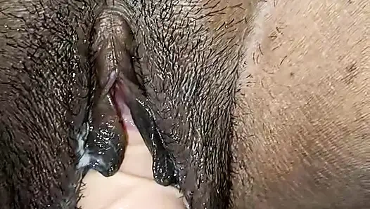 Me pussi How juicy, how red! There is juice inside.