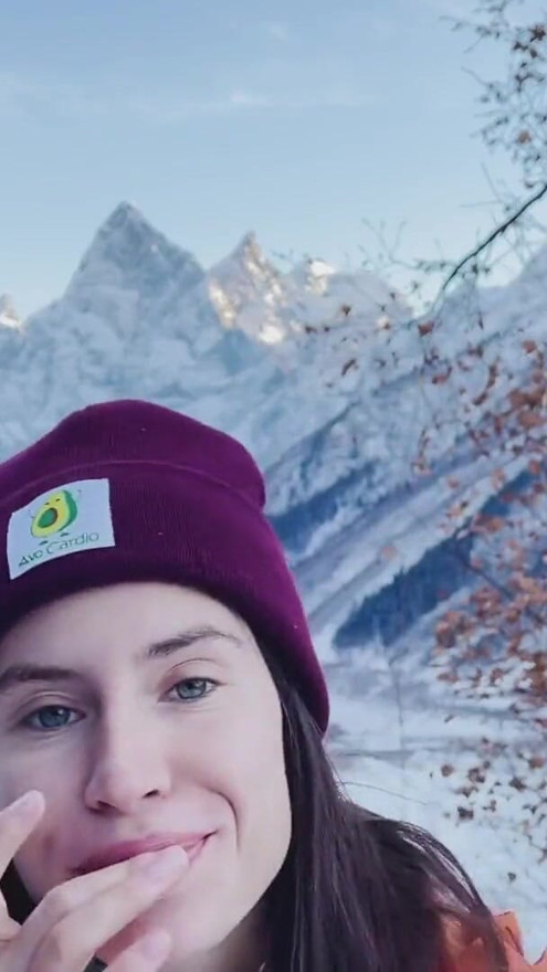 Longtime girlfriend agreed to give BJ on top of a mountain with a breathtaking view | Clip 1