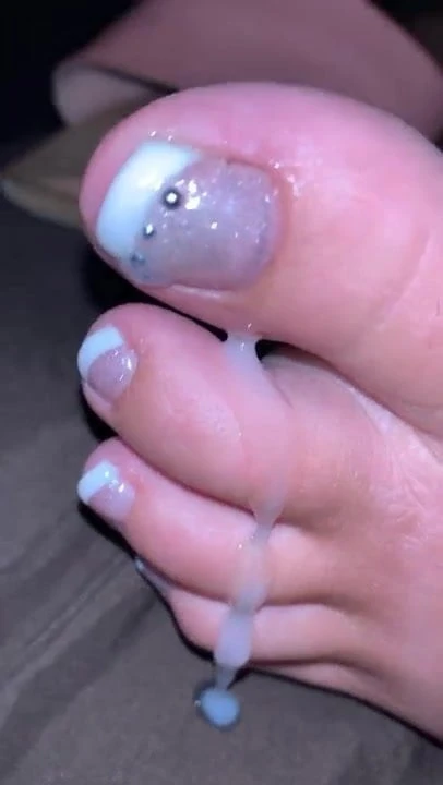 Thick load on Resting French toes