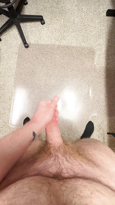 Tall Hairy Man Makes a Mess With His Huge Load