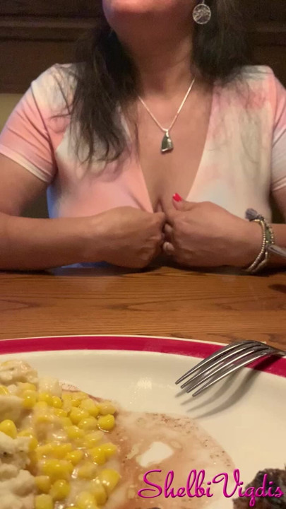 Flashing my tits at the restaurant