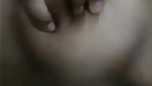 Sri lanka girl showing her boobs