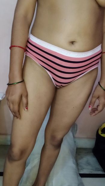 Small clip bhabhiji. Showing nipples and panty..