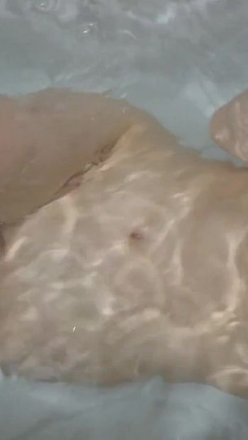 Redhead's Hot Masturbation in Bath Tub!