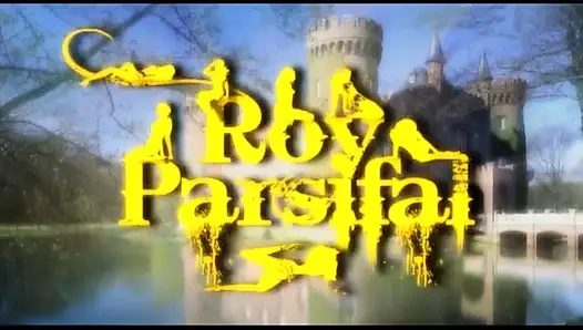 Супер итальянская шлюшка занимается сексом в машине и дома