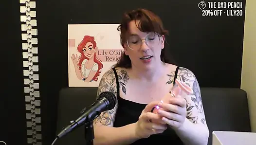 NSFW Review of the Honey Pistil Licking Vibrator From the Bad Peach