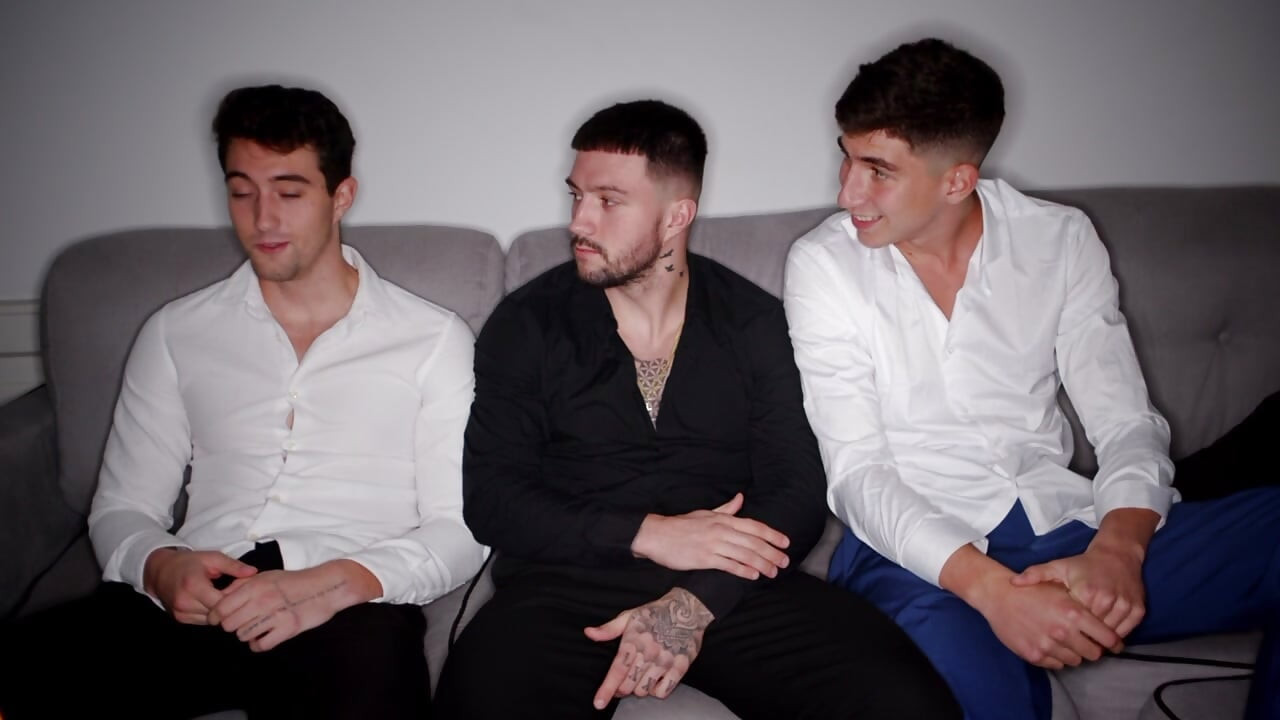 Quatuor avec double pénétration avec la salope anglaise Ellie Shou et mon ami à grosse bite Raul et Jimmy Bud