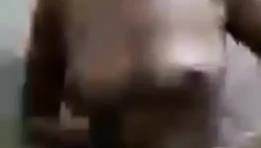 Panggilan video sama istri orang lagi mandi sambil matsurbasi