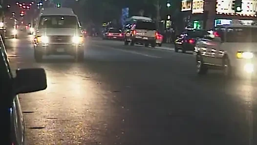 Wilde Taxifahrt: Heiße Blonde im Auto