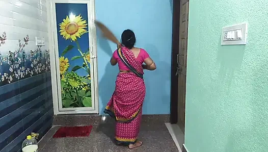 Köylü desi evli kadın hintli kadınla sert seks yapıyor. Kocası evde değilken