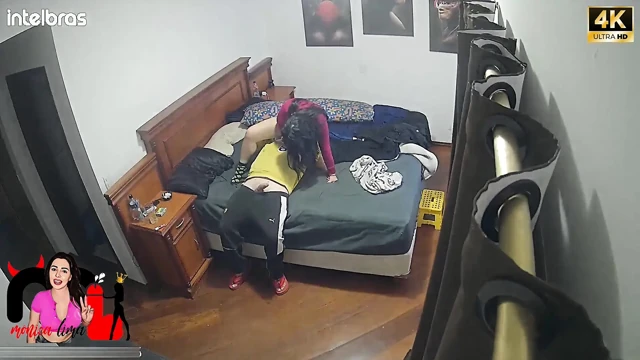 Ifood的外卖员把精液塞进了我的屁股, 戴绿帽的人把一切都清理干净了!