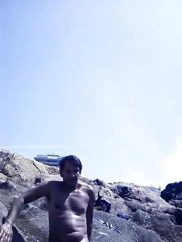 Velmi nadržená na nudistické pláži