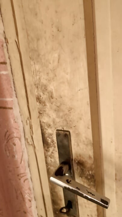 Sabahları tatlı ayaklar ve memeler