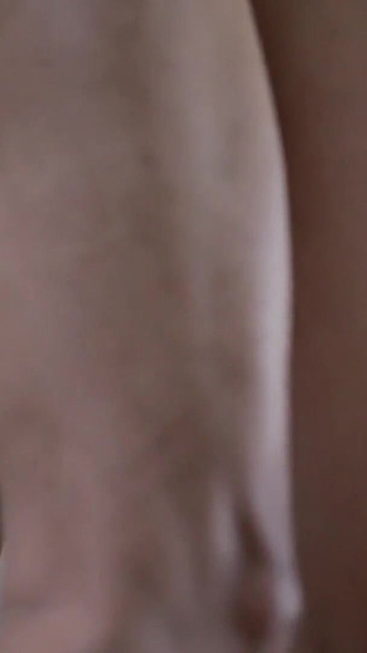 闪亮的缎面内衣印度女孩 - 大屁股内射爆炸 | 短片 2