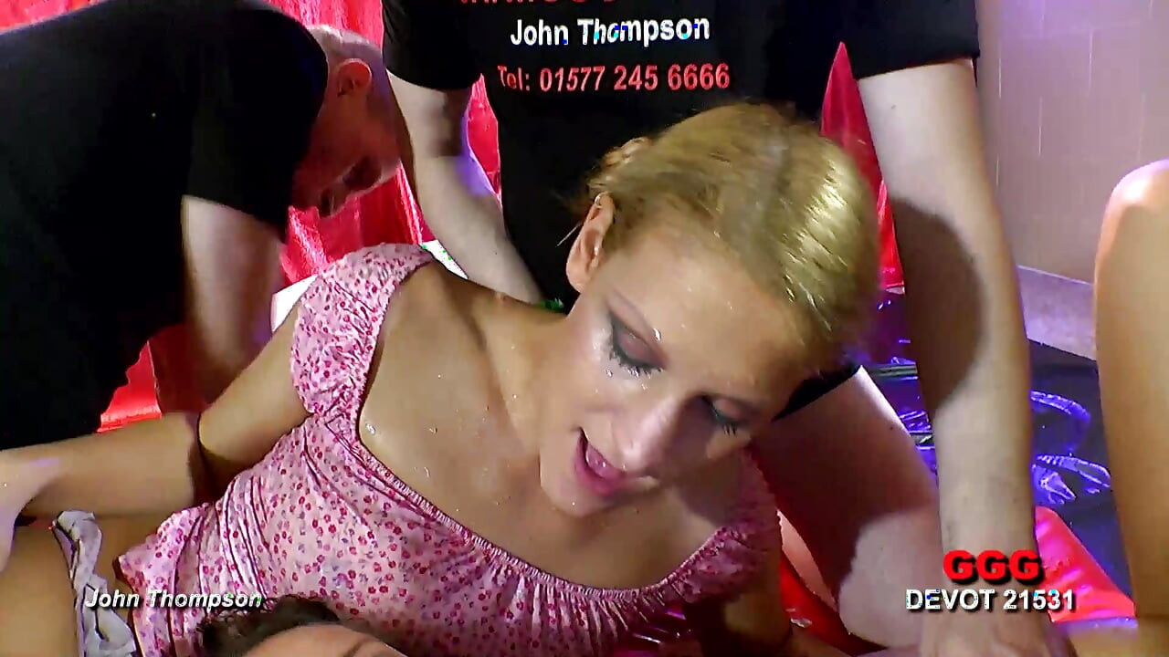 Ggg John Thompson - Cony Clay Ve Seksi Susi Vahşi Döl Ve Sidik Partisi