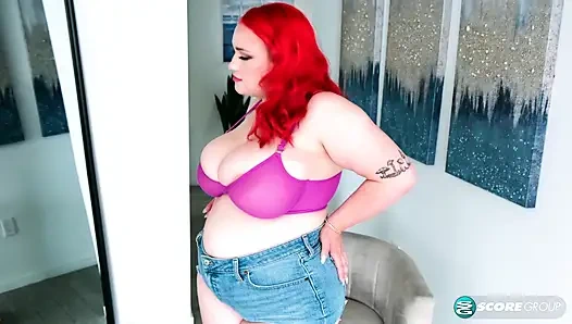 Lily Raine: büyüleyici bir kızıl saçlının olgun rafı