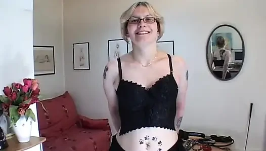 İtaatkar Stéphanie