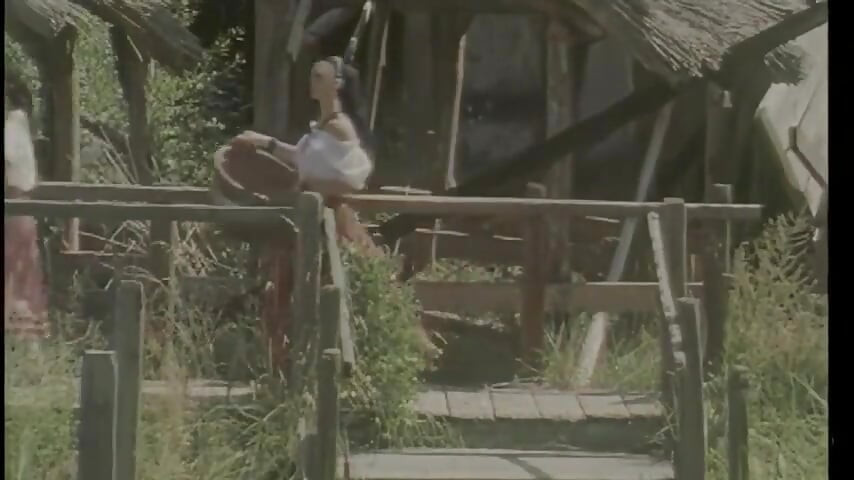 하녀는 장군에게 당해