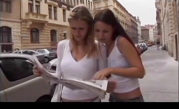 Dve zgodne ribe i dva obdarena momka imaju orgiju