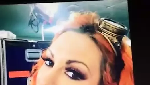 Becky Lynch boşalıyor