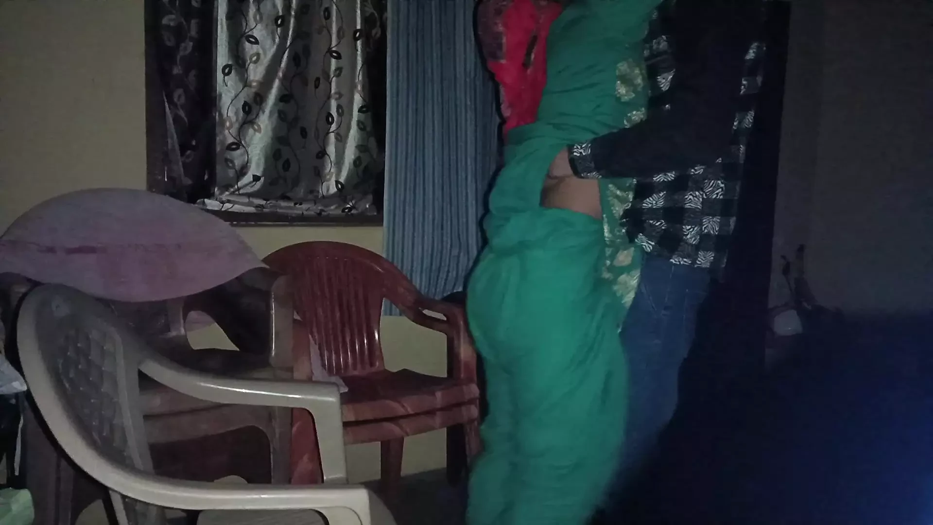 Biwi ke Jane k bad Apni saali ko raat me bulake pehli baar gaand maari