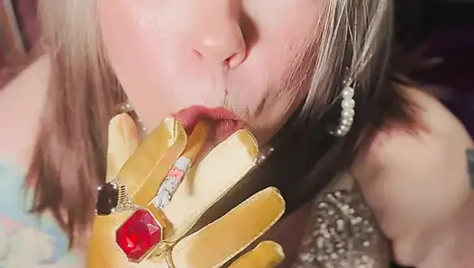 Si glamor tina snua merokok tip 2 pakai sarung tangan satin - snap inhales drifting smoke oMI OME Smoke Rings