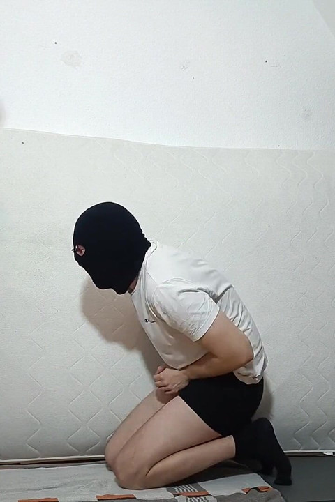 그녀는 내가 올 때까지 나를 걷어차