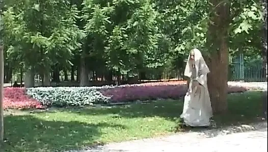 Horny girl gets a big white cock deep in her mouth