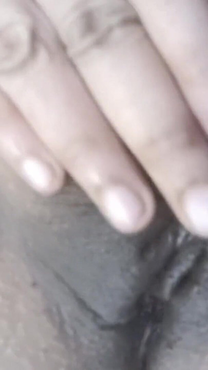Stunning moment from "Zarahkhan Desi ladki fingaring"