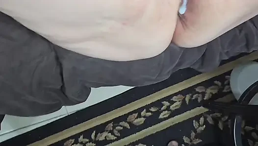 Самая горячая подборка женщины с большой толстой задницей, трахающей ее мокрую киску, пердеж, писсинг, писающий, раком и скачка на члене