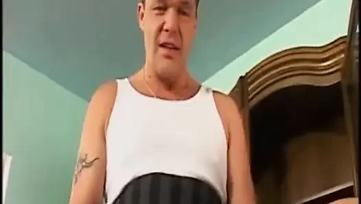 Ateşli Kız Öğrenci Iki Adam Tarafından Sert Sikiliyor