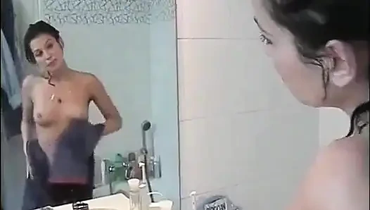 Evde gerçek amatör : Caroline vücudunu müşterilerine göstermeyi seviyor