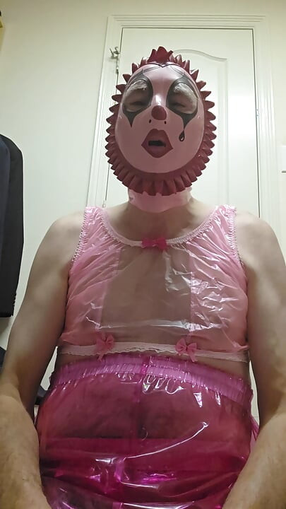 Sissy Diana - Plastik-Sissy-cumslut-clown